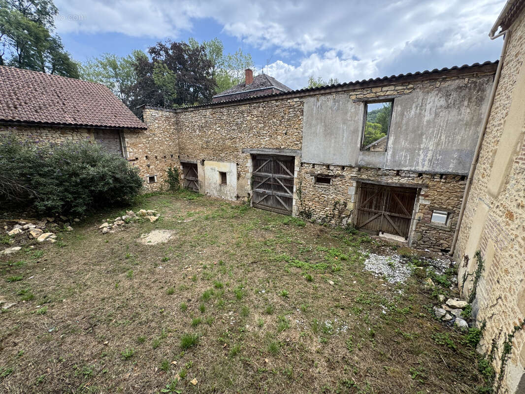 Maison à SAINT-FRONT-SUR-LEMANCE