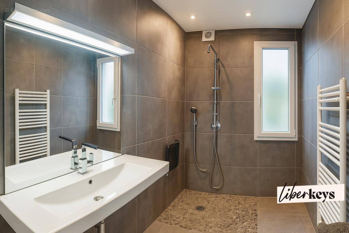 Maison à GREOUX-LES-BAINS