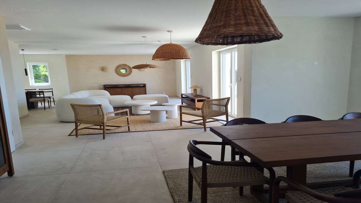 Maison à LES ISSAMBRES