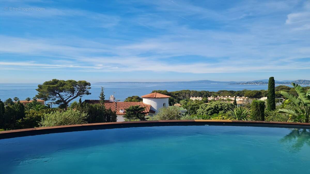 Maison à LES ISSAMBRES