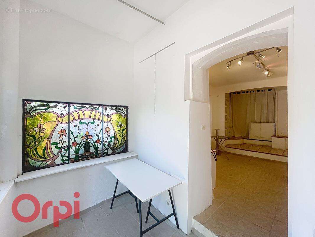 Commerce à LE CASTELLET