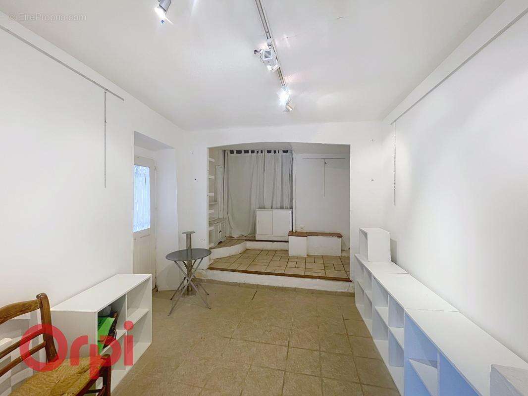 Commerce à LE CASTELLET