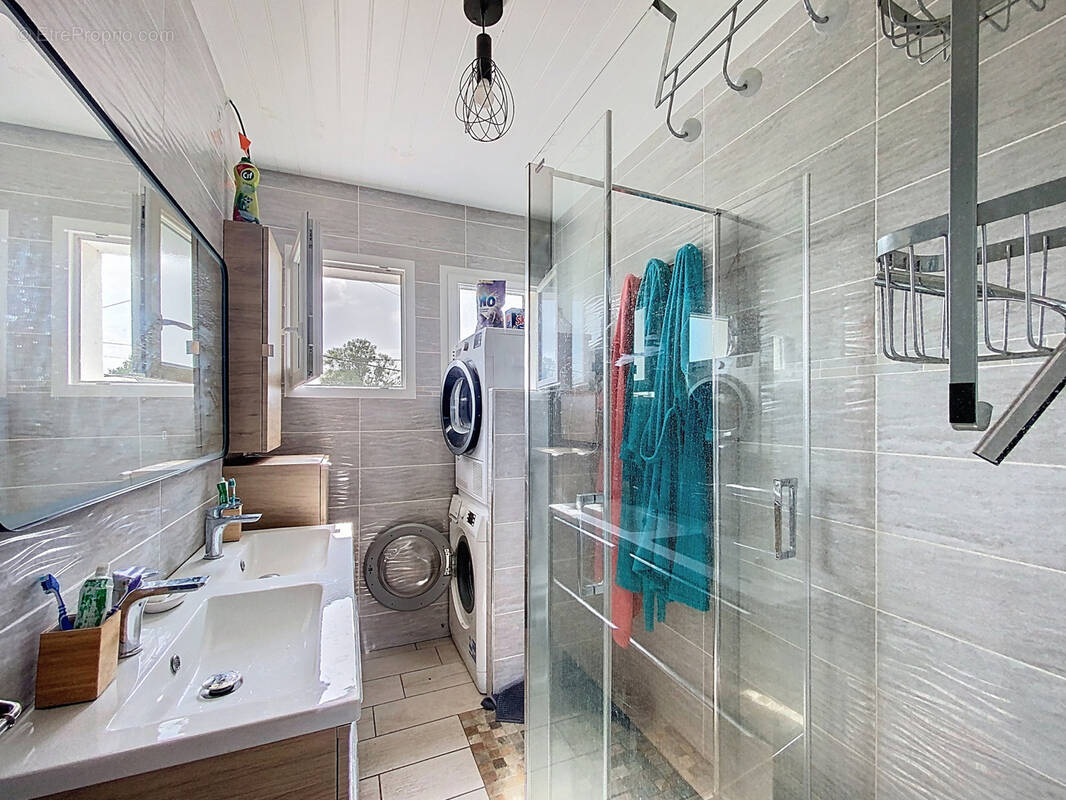 Maison à SAINT-MAURICE-EN-COTENTIN