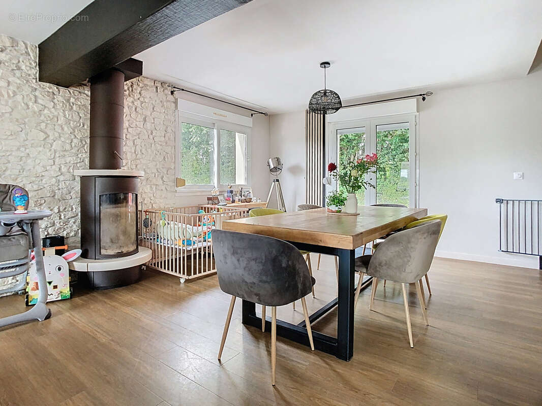 Maison à MOON-SUR-ELLE