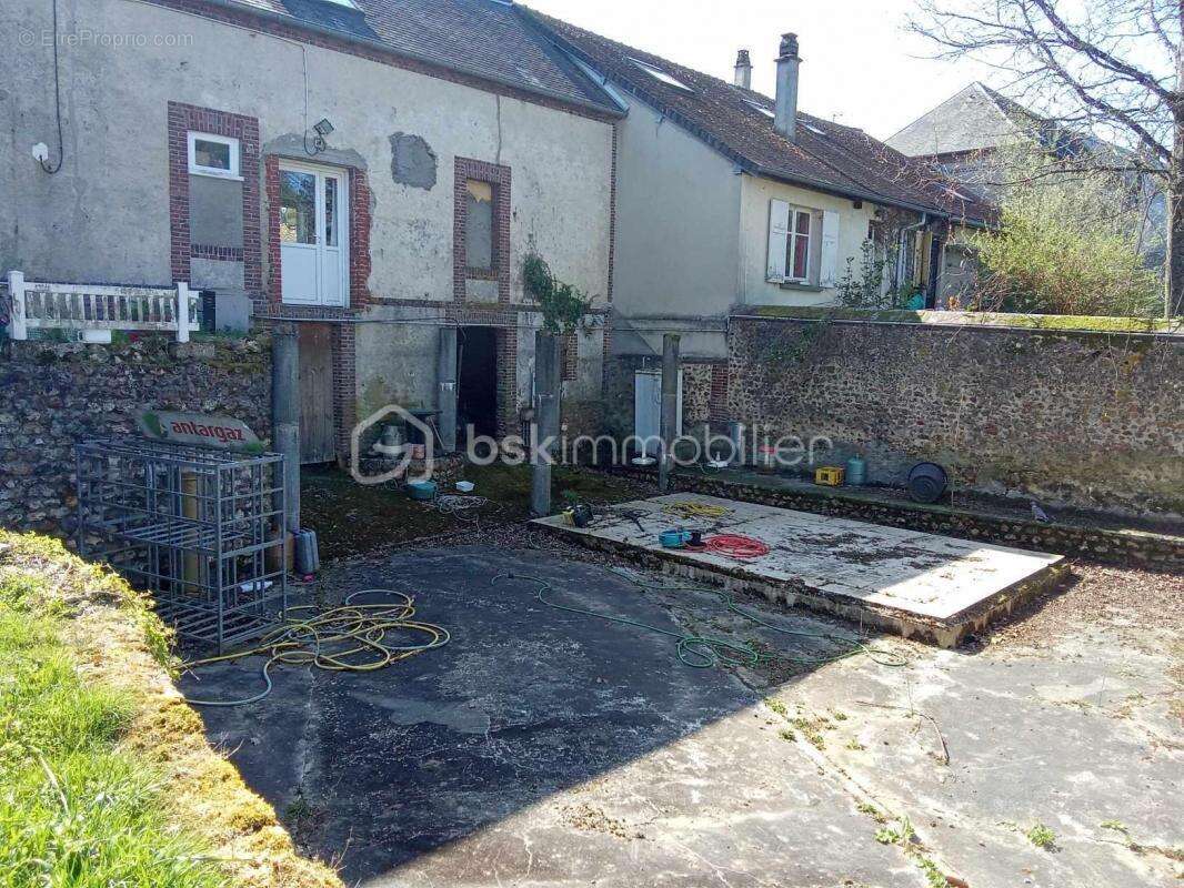 Maison à SAINT-MAURICE-LES-CHARENCEY