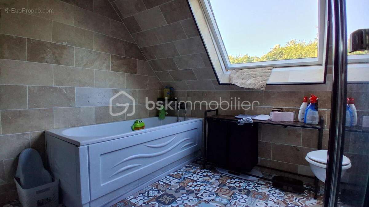 Maison à MOON-SUR-ELLE