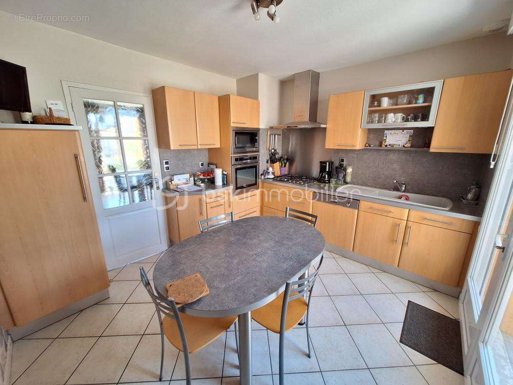 Maison à SAINT-JEAN-SUR-MAYENNE