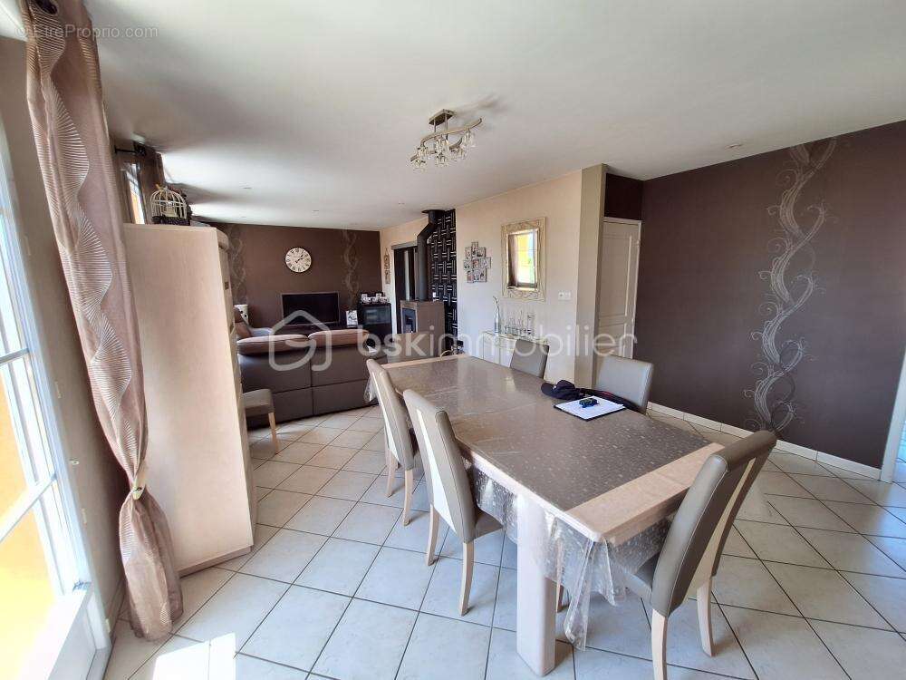 Maison à SAINT-JEAN-SUR-MAYENNE