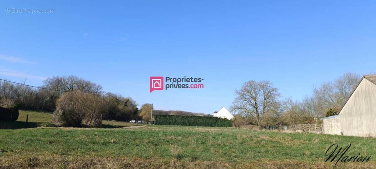 Terrain à SAINT-REMY-EN-L&#039;EAU