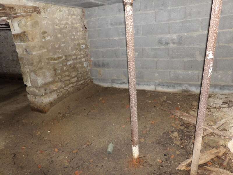 Maison à SAINT-MARCEL-EN-MARCILLAT