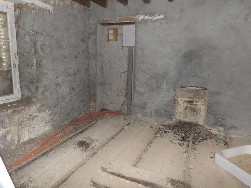 Maison à SAINT-MARCEL-EN-MARCILLAT