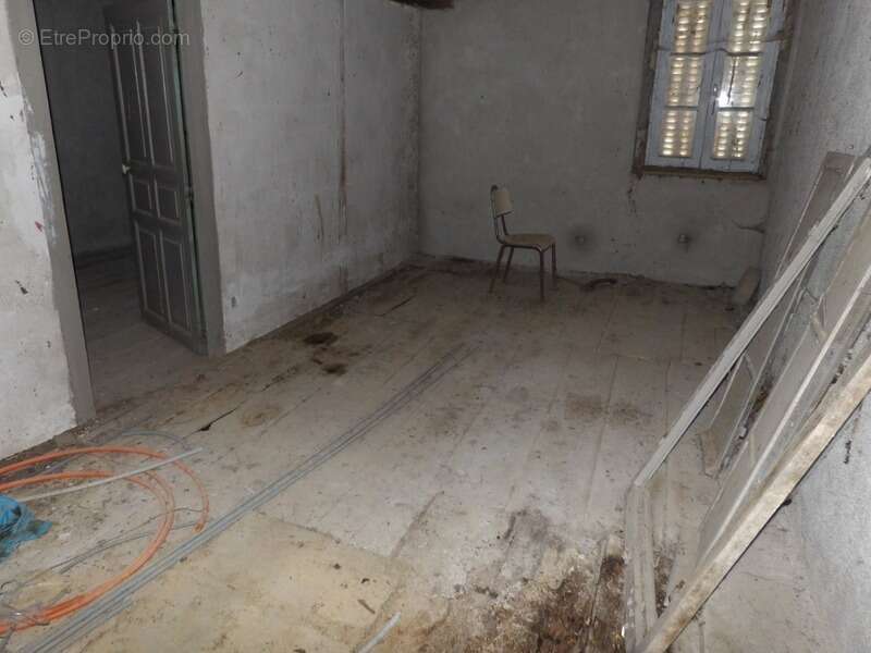 Maison à SAINT-MARCEL-EN-MARCILLAT