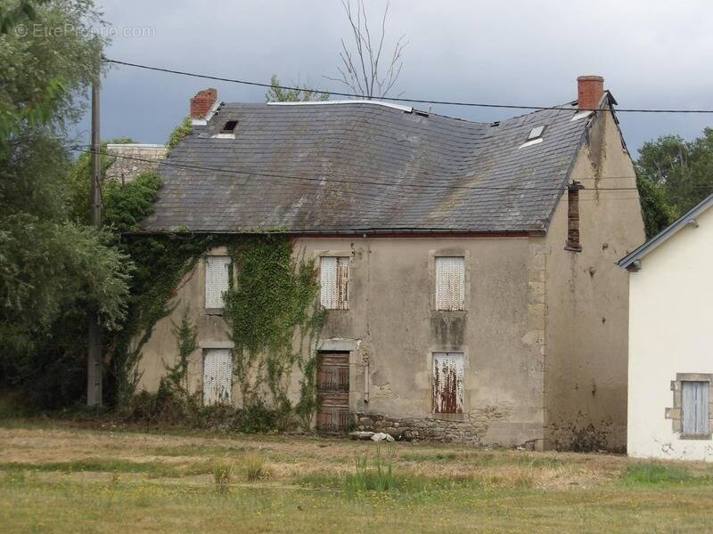 Maison à SAINT-MARCEL-EN-MARCILLAT