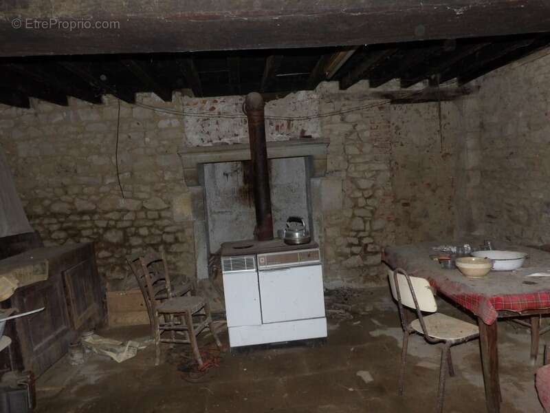 Maison à SAINT-MARCEL-EN-MARCILLAT