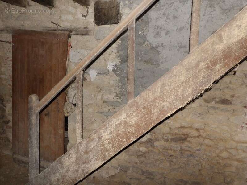 Maison à SAINT-MARCEL-EN-MARCILLAT