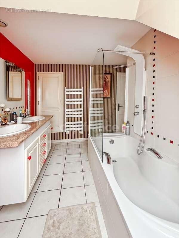 Maison à LE NEUFBOURG