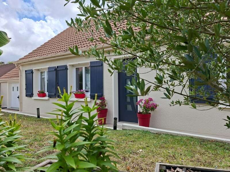 Maison à SAINT-LONGIS