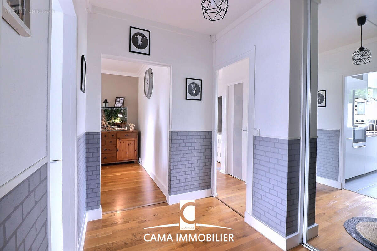 Appartement à FONTENAY-LE-FLEURY