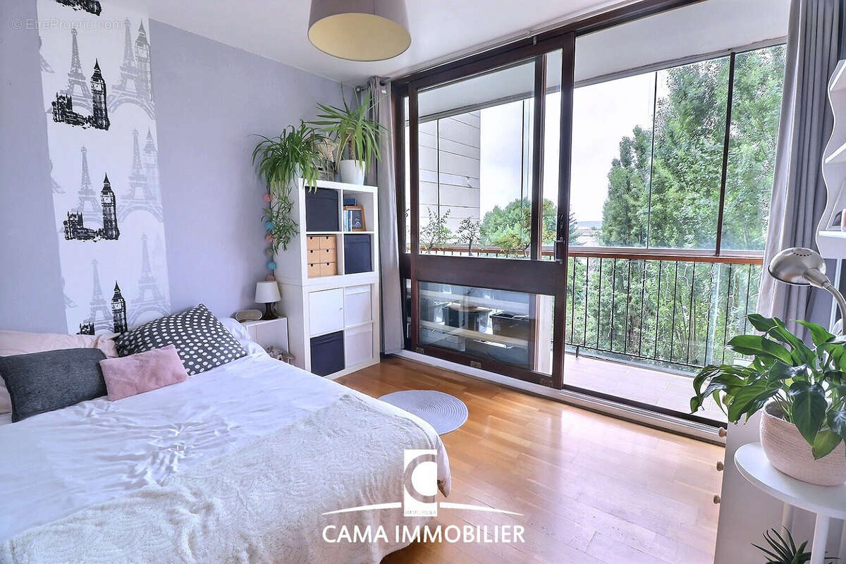 Appartement à FONTENAY-LE-FLEURY