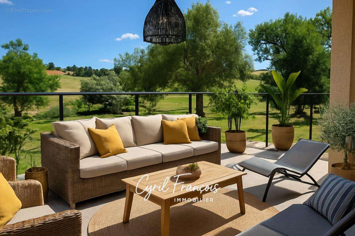 Maison à SAINT-CLEMENT-LES-PLACES