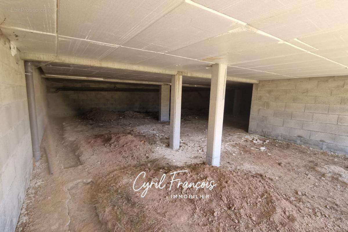 Maison à SAINT-CLEMENT-LES-PLACES