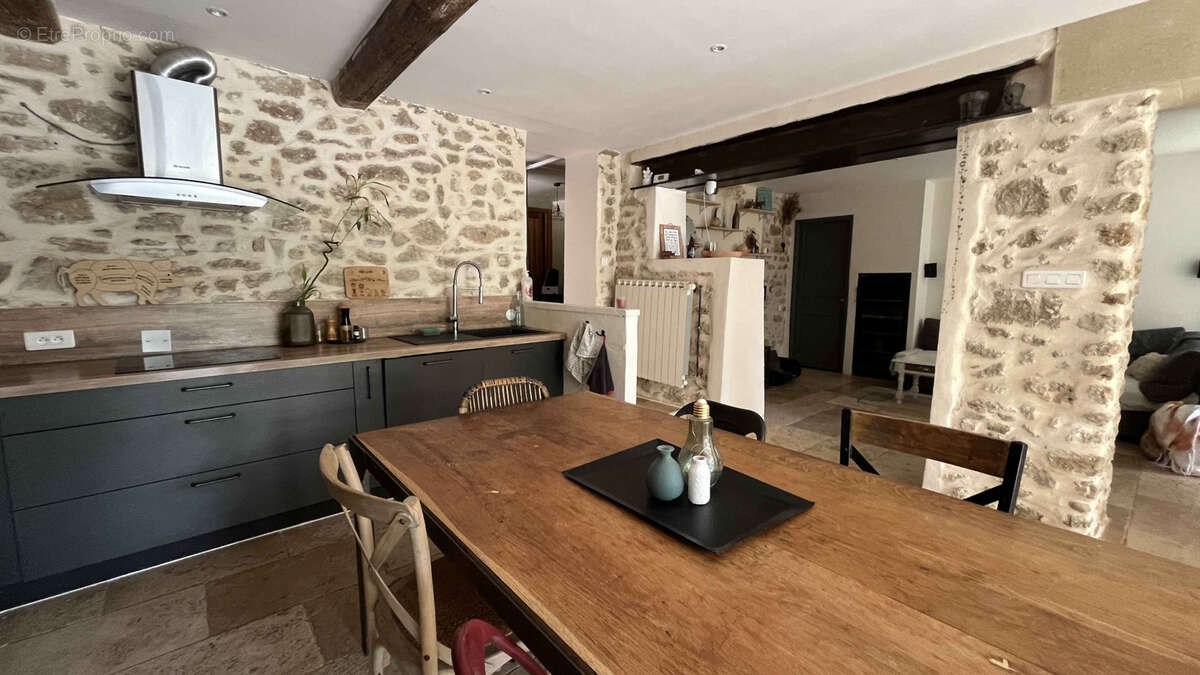 Maison à MONTSEGUR-SUR-LAUZON