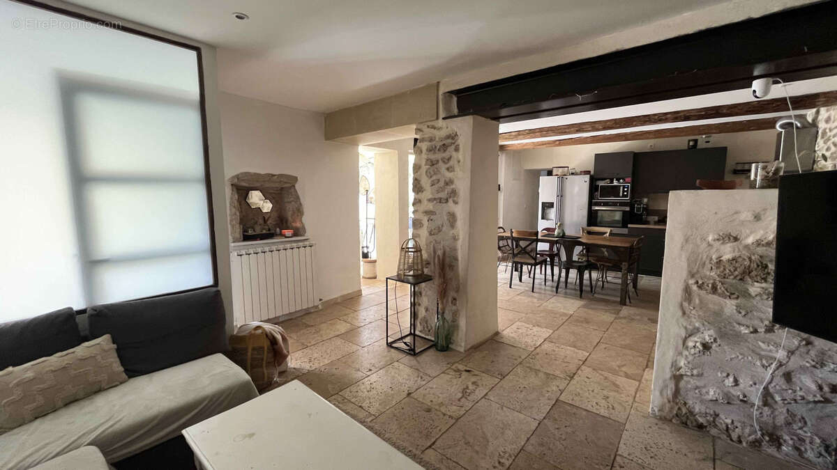 Maison à MONTSEGUR-SUR-LAUZON