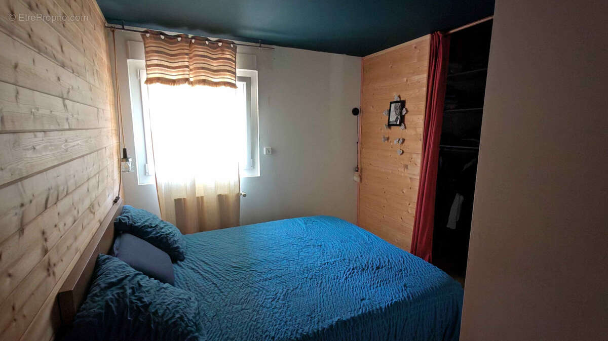 Maison à MONTSEGUR-SUR-LAUZON