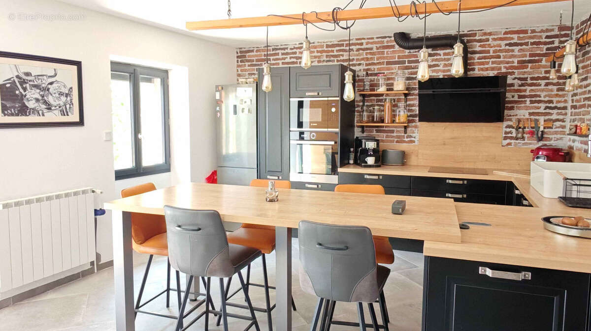 Maison à MONTSEGUR-SUR-LAUZON