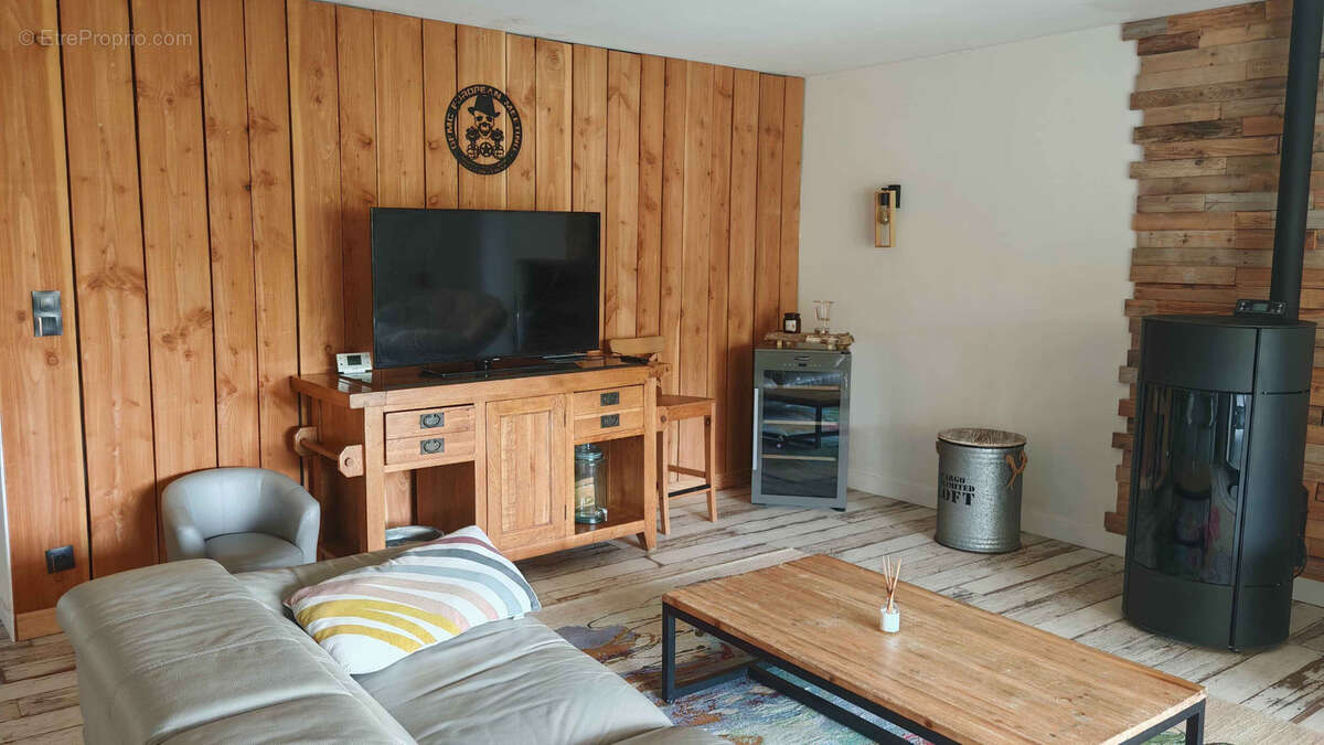 Maison à MONTSEGUR-SUR-LAUZON