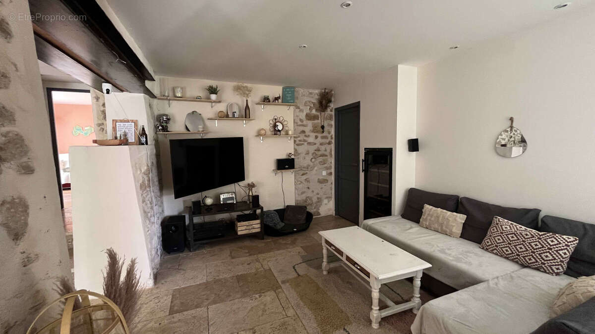 Maison à MONTSEGUR-SUR-LAUZON