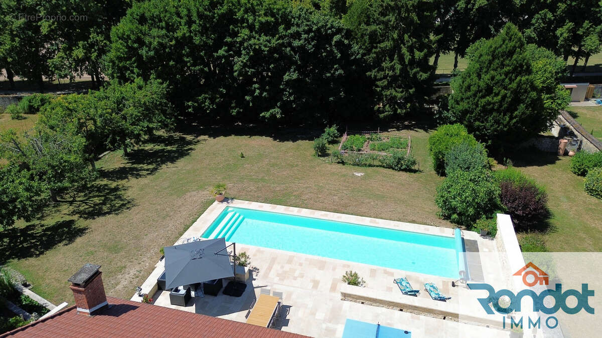 Maison à IS-SUR-TILLE