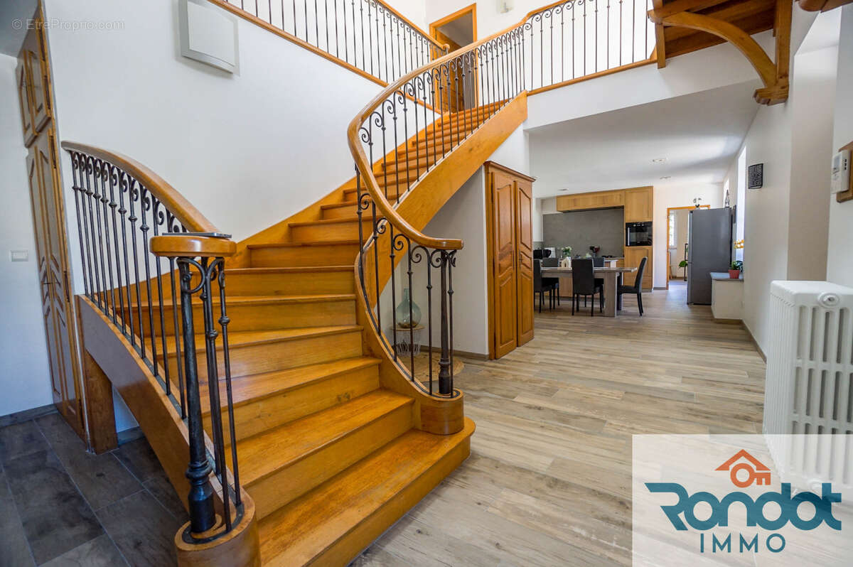 Maison à IS-SUR-TILLE