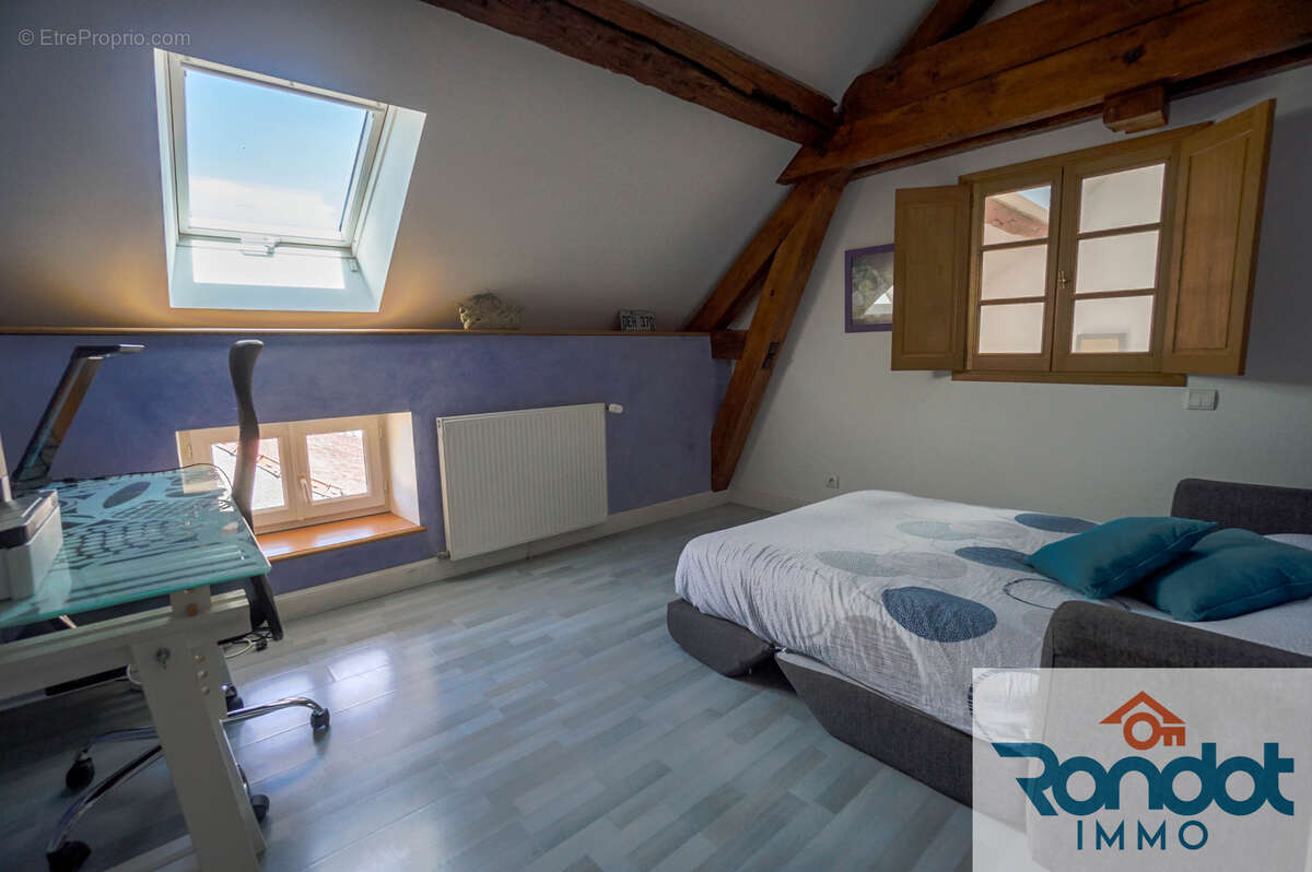 Maison à IS-SUR-TILLE