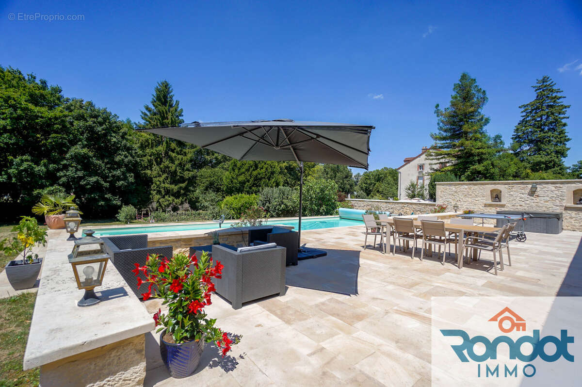 Maison à IS-SUR-TILLE