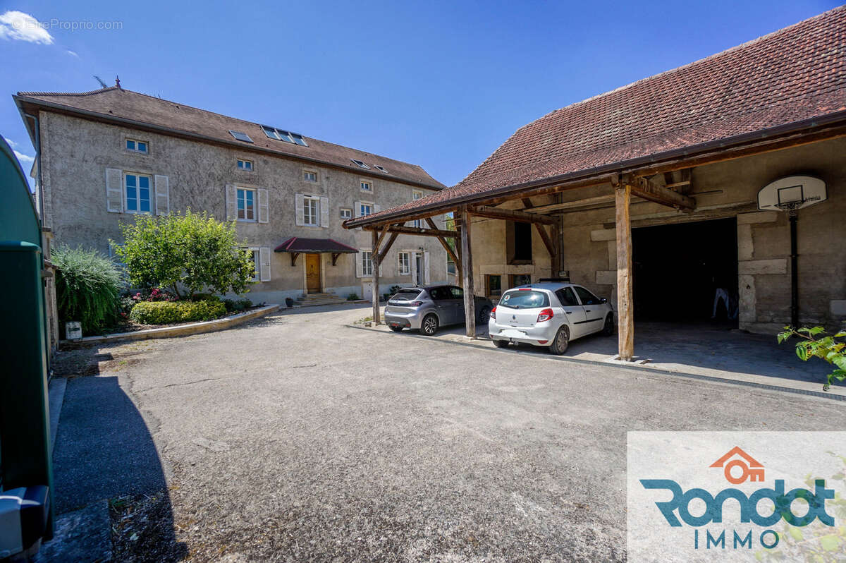 Maison à IS-SUR-TILLE