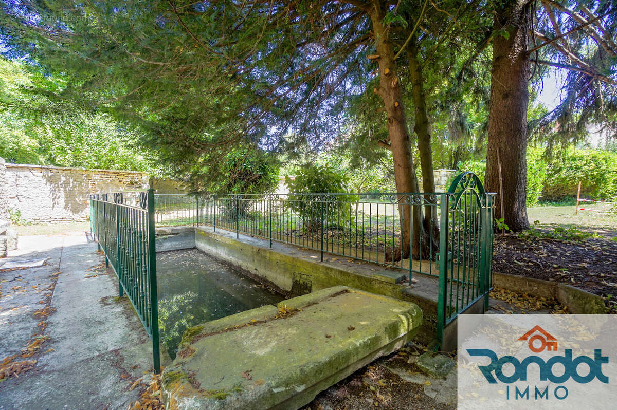 Maison à IS-SUR-TILLE