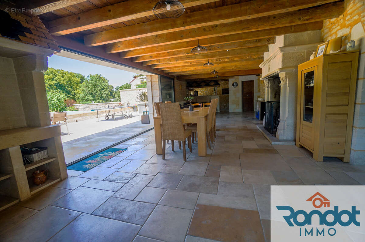 Maison à IS-SUR-TILLE