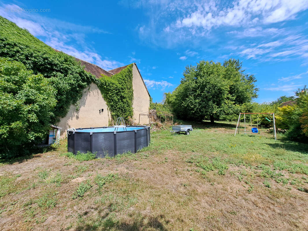 Maison à THORIGNY-SUR-OREUSE