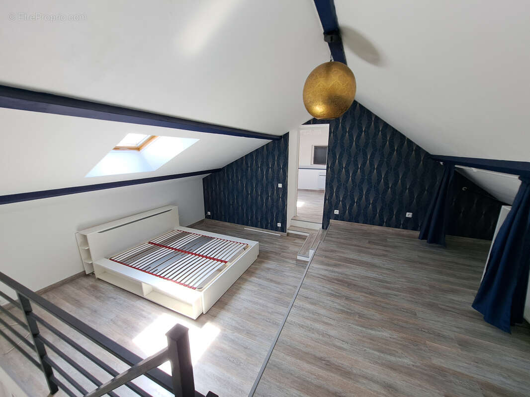 Maison à THORIGNY-SUR-OREUSE