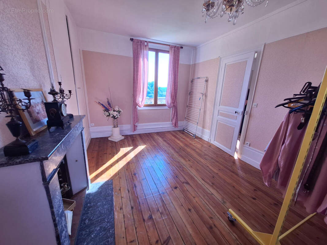 Maison à BAILLEUL-SUR-THERAIN