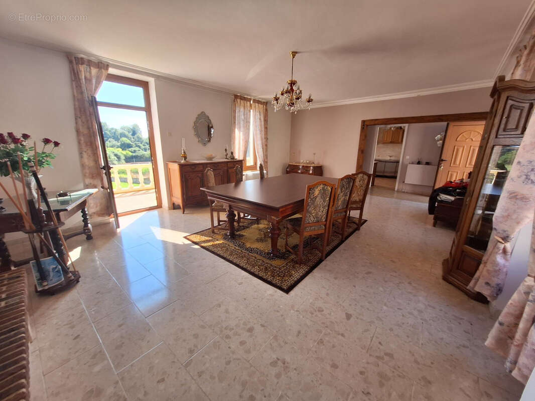 Maison à BAILLEUL-SUR-THERAIN