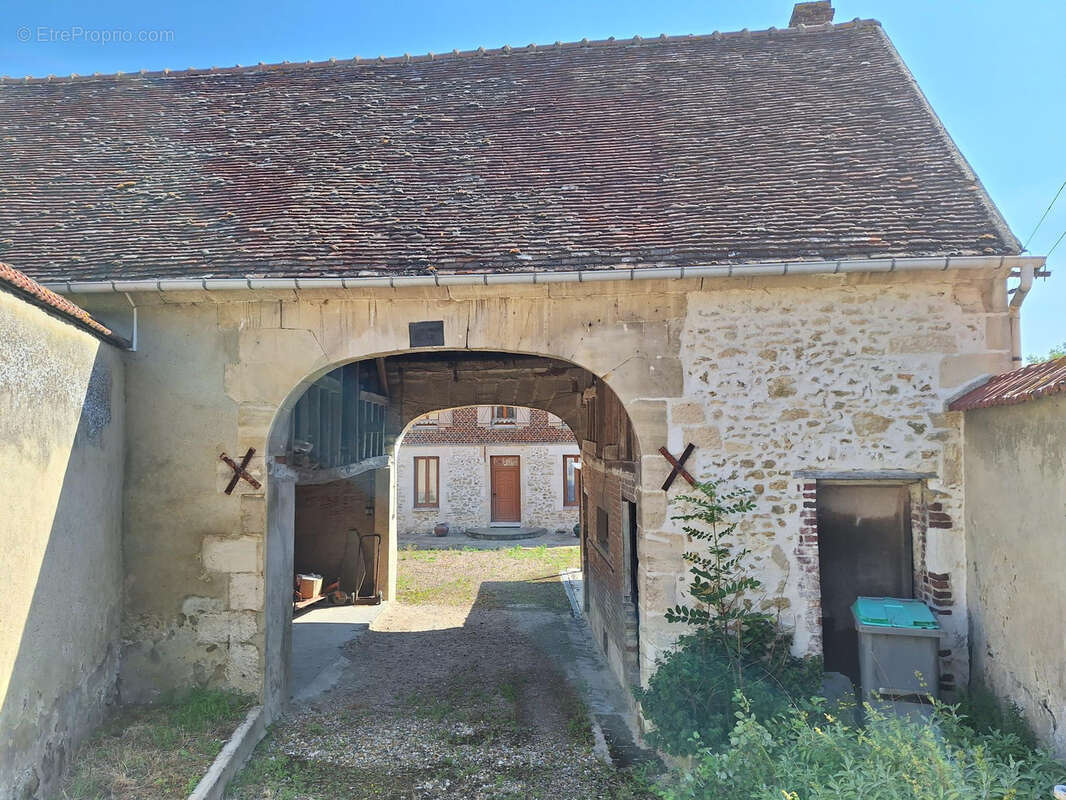 Maison à BAILLEUL-SUR-THERAIN