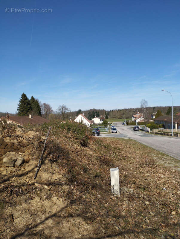 Terrain à SAINT-HILAIRE-LES-PLACES