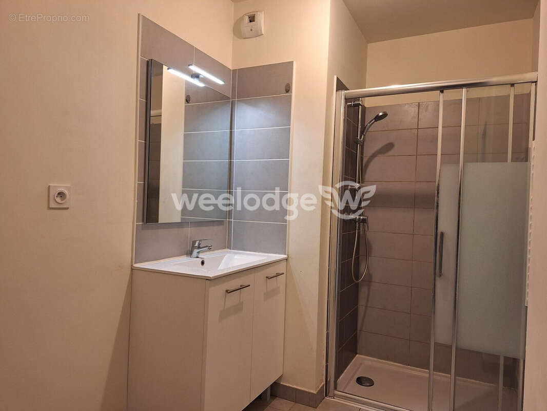 Appartement à BEAUZELLE