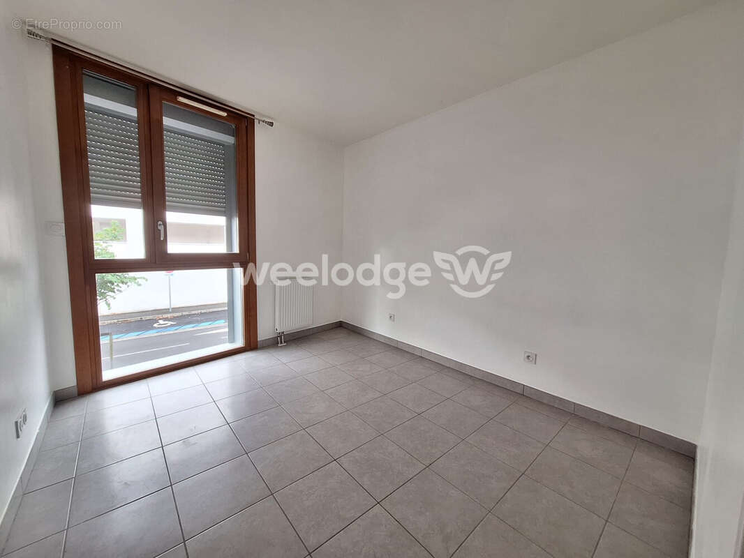 Appartement à BEAUZELLE