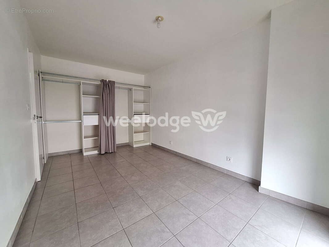 Appartement à BEAUZELLE