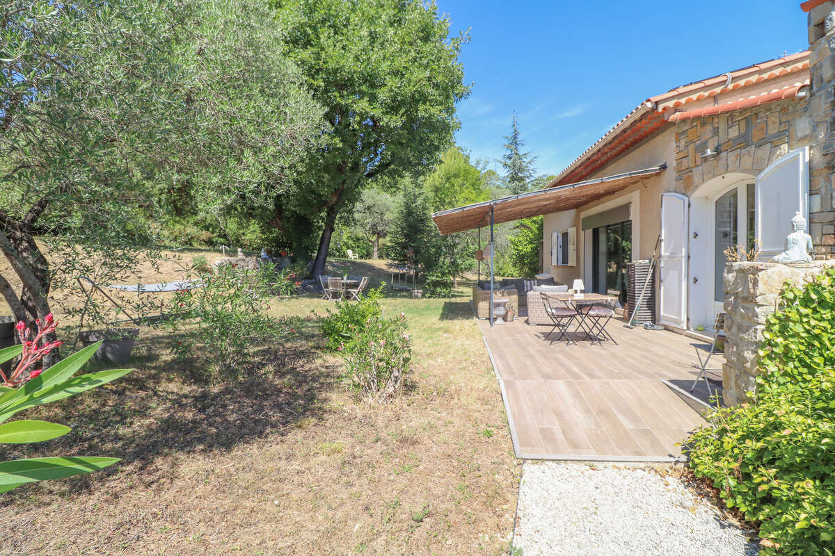 Maison à TOURRETTES