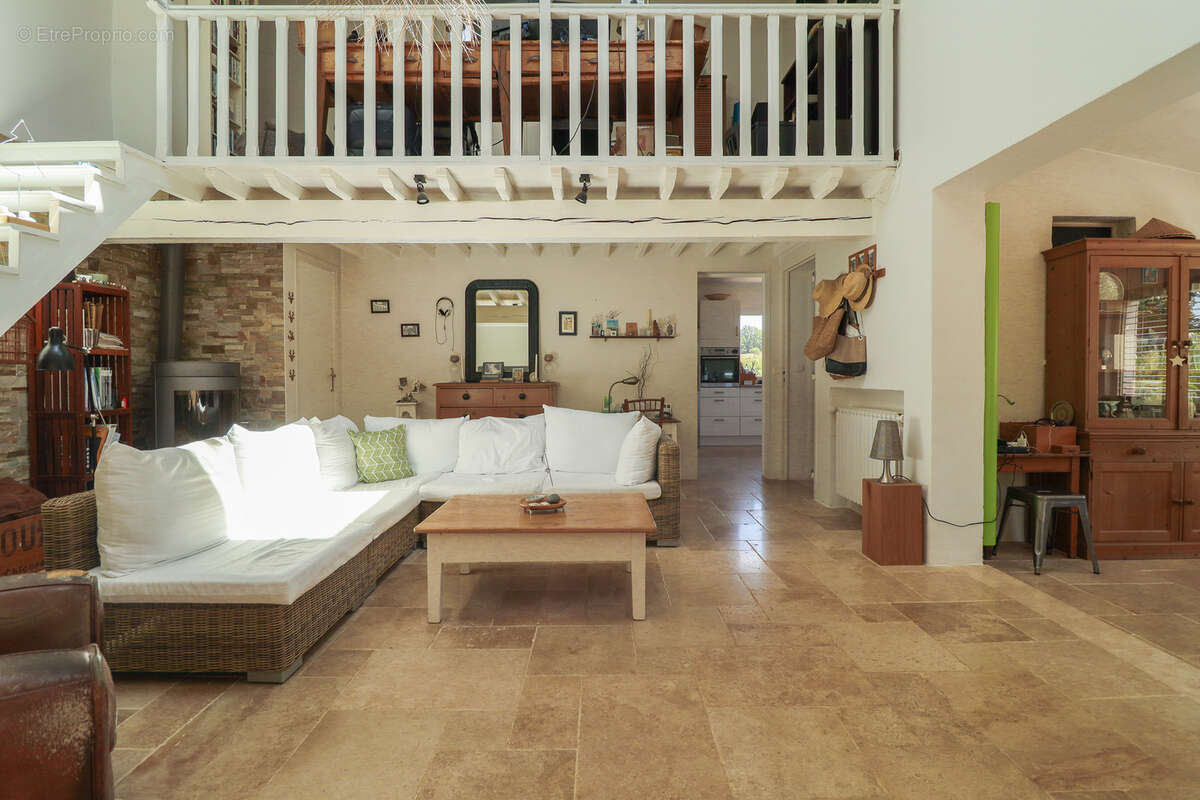 Maison à TOURRETTES