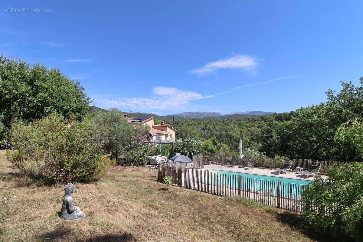 Maison à TOURRETTES